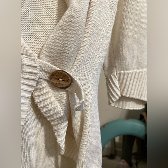 GORGEOUS INDIGENOUS ONE WEAVE SWEATER - Picture 2 of 9